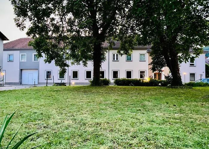 Kervanhof An Der Donau * Kleinpöchlarn